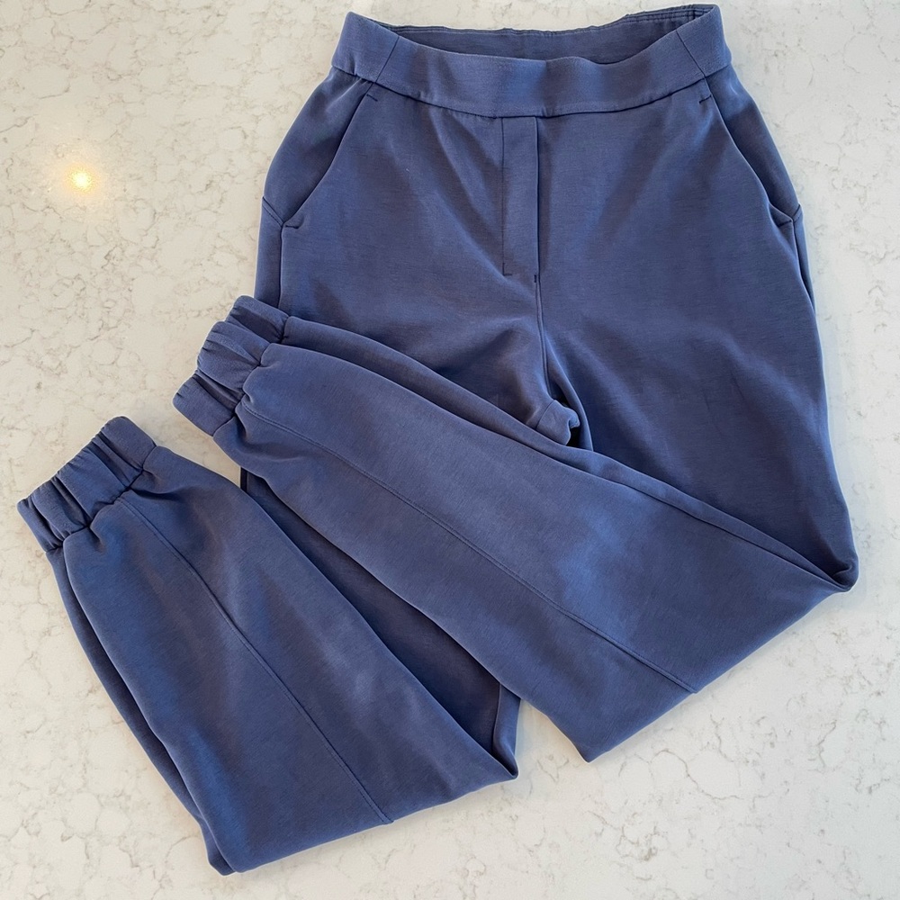 Lululemon Softstreme High Rose Jogger in Night Sea
